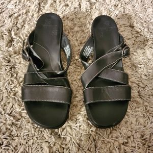 Clarks Sandals women's size 7.5